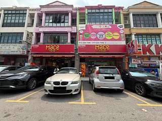 Storefront of Mace Mache restaurant at USJ 9, showing the restaurant entrance with signage and adjacent shops