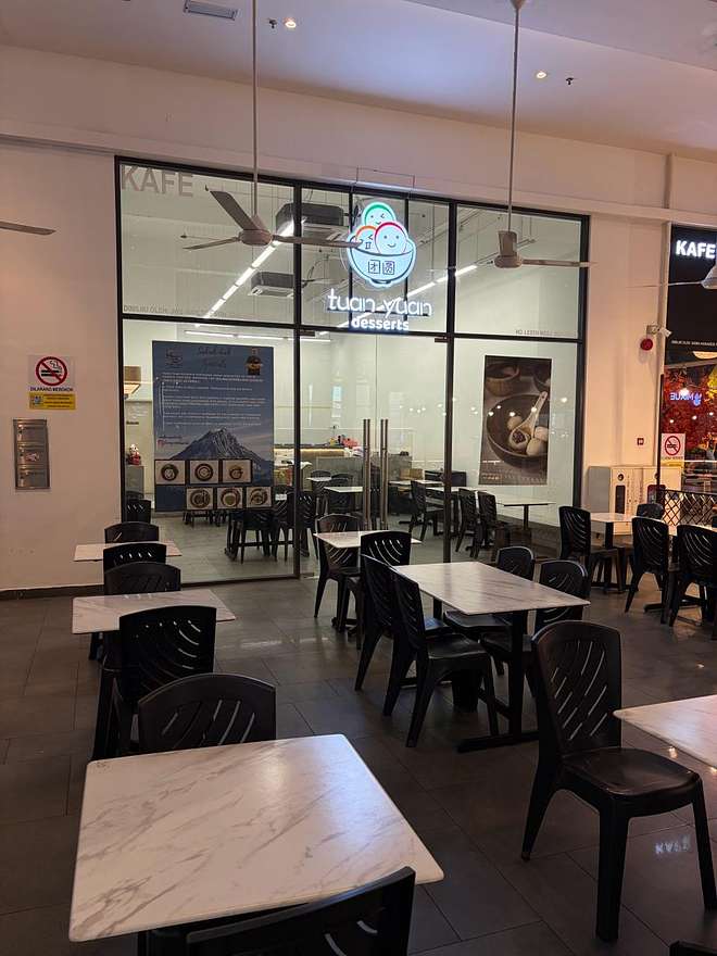 Tuan Yuan Desserts cafe interior with seating