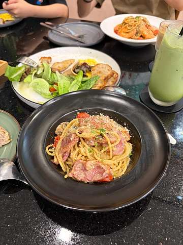 HOM Coffee USJ 1 food and drinks