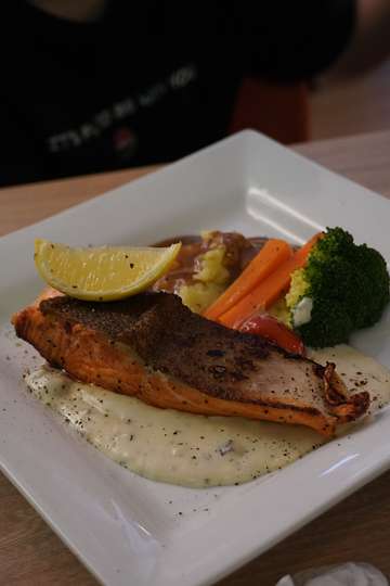 200 DEG Steak House USJ 21