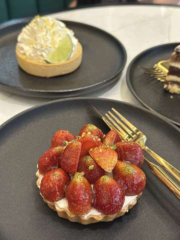 The Daily Bakery & Patisserie SS15