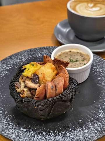 Eleven Moon Cafe